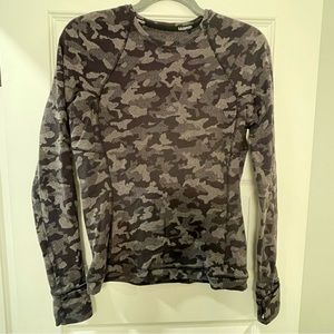 Lululemon women’s long sleeve, black camo, size 8, EUC